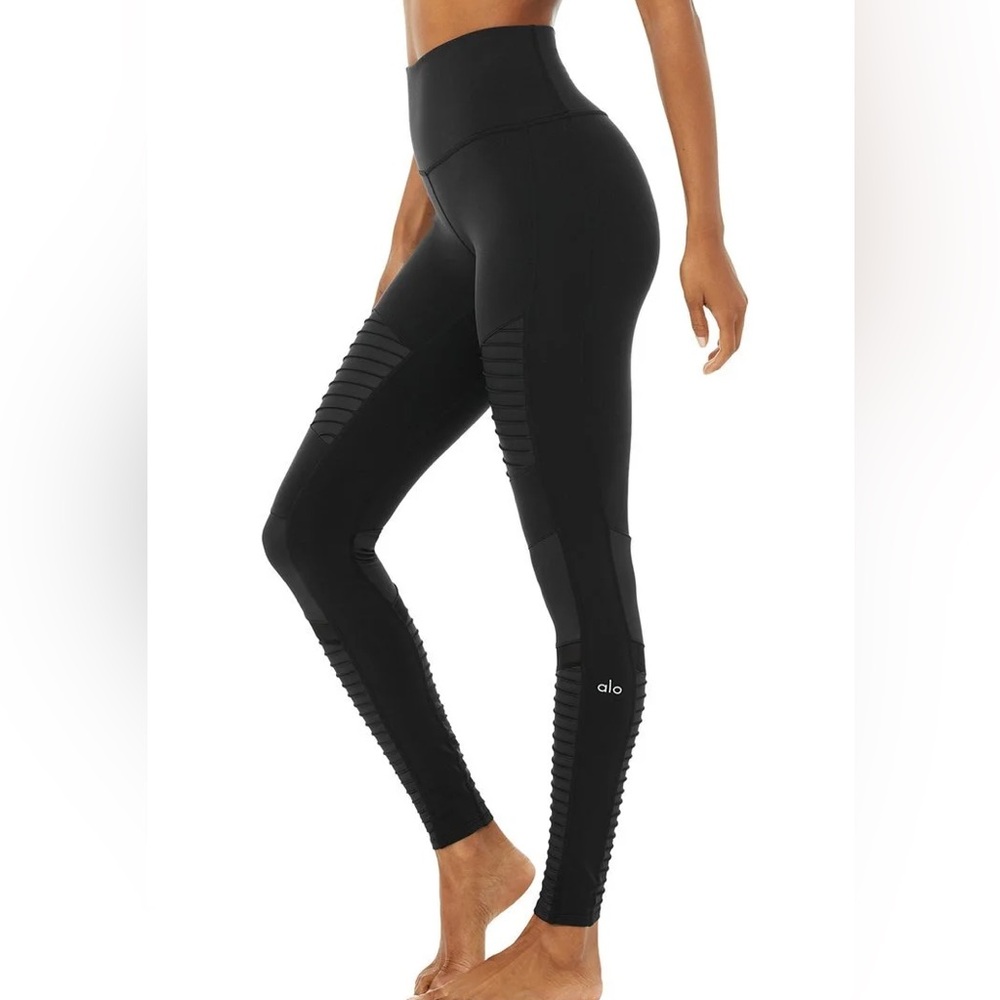 ALO Airbrush High Waist Moto Leggings in Black and Black glossy details